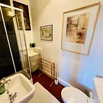 Fitz House 3*