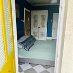 לינה וארוחת בוקר Fitz House