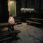 Fitz House 3*