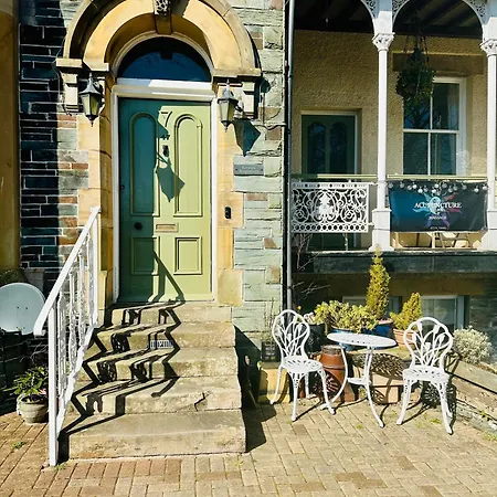 Fitz House 3*