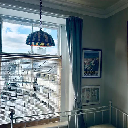 Fitz House 4*