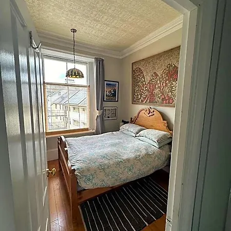 Fitz House 4*