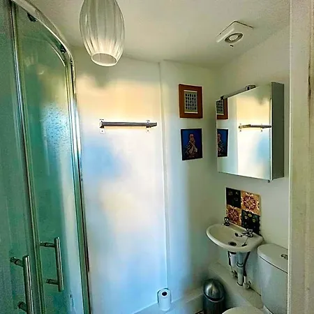 Fitz House Bed & Breakfast 4*