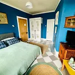 Fitz House Nocleg ze śniadaniem 3*