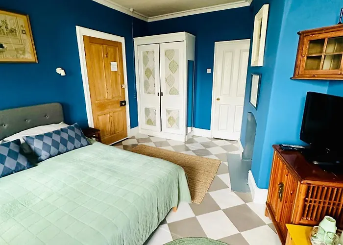 Fitz House Bed & Breakfast 3*