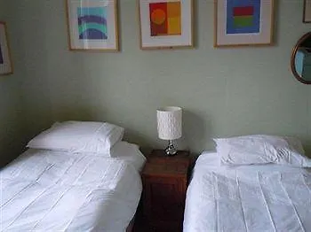 Fitz House Bed & Breakfast 3*